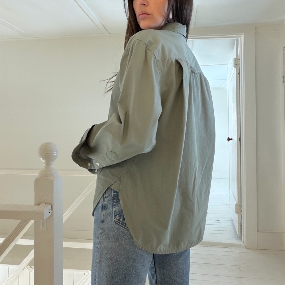 Citizens of Humanity Kayla Shrunken Poplin Button Down Shirt in Nova - Picture 3 of 12